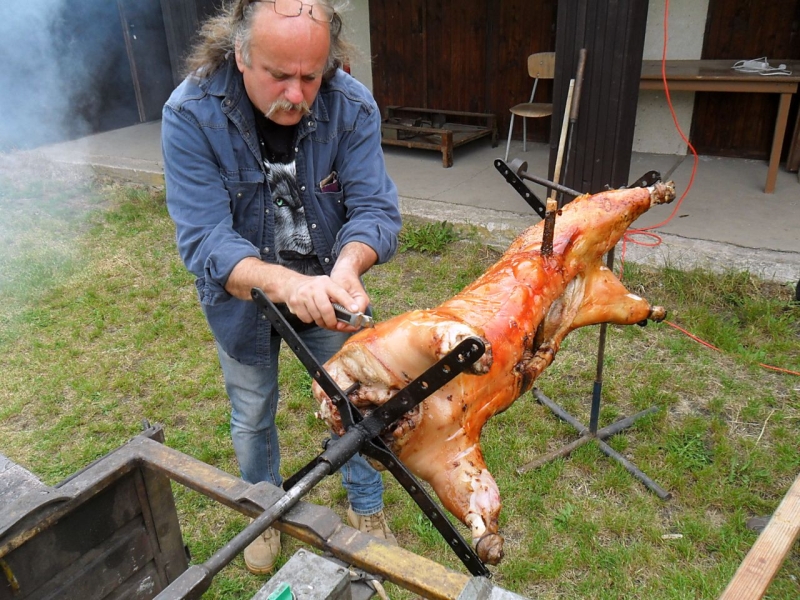 Grilování prasátka 17.6.2017 017