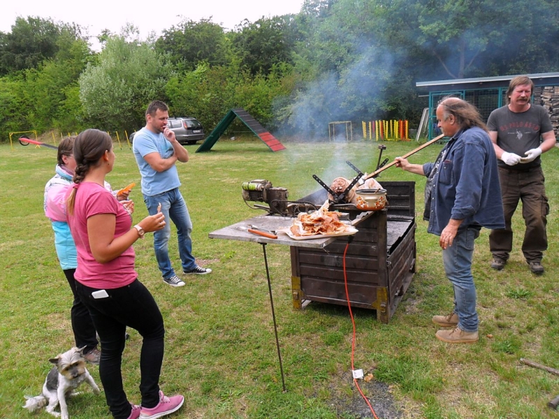 Grilování prasátka 17.6.2017 019